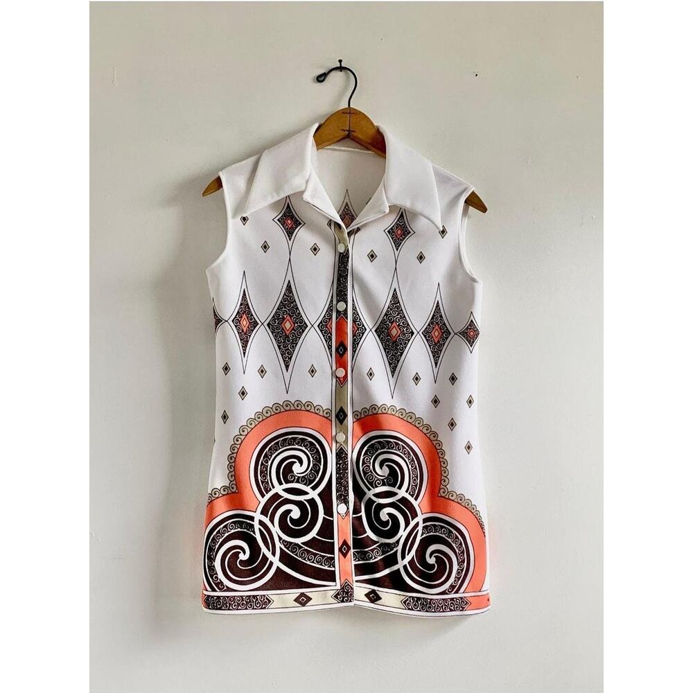 Vintage 70s Mod Psych Print Sleeveless Top | Dagger Collar Button Up | M